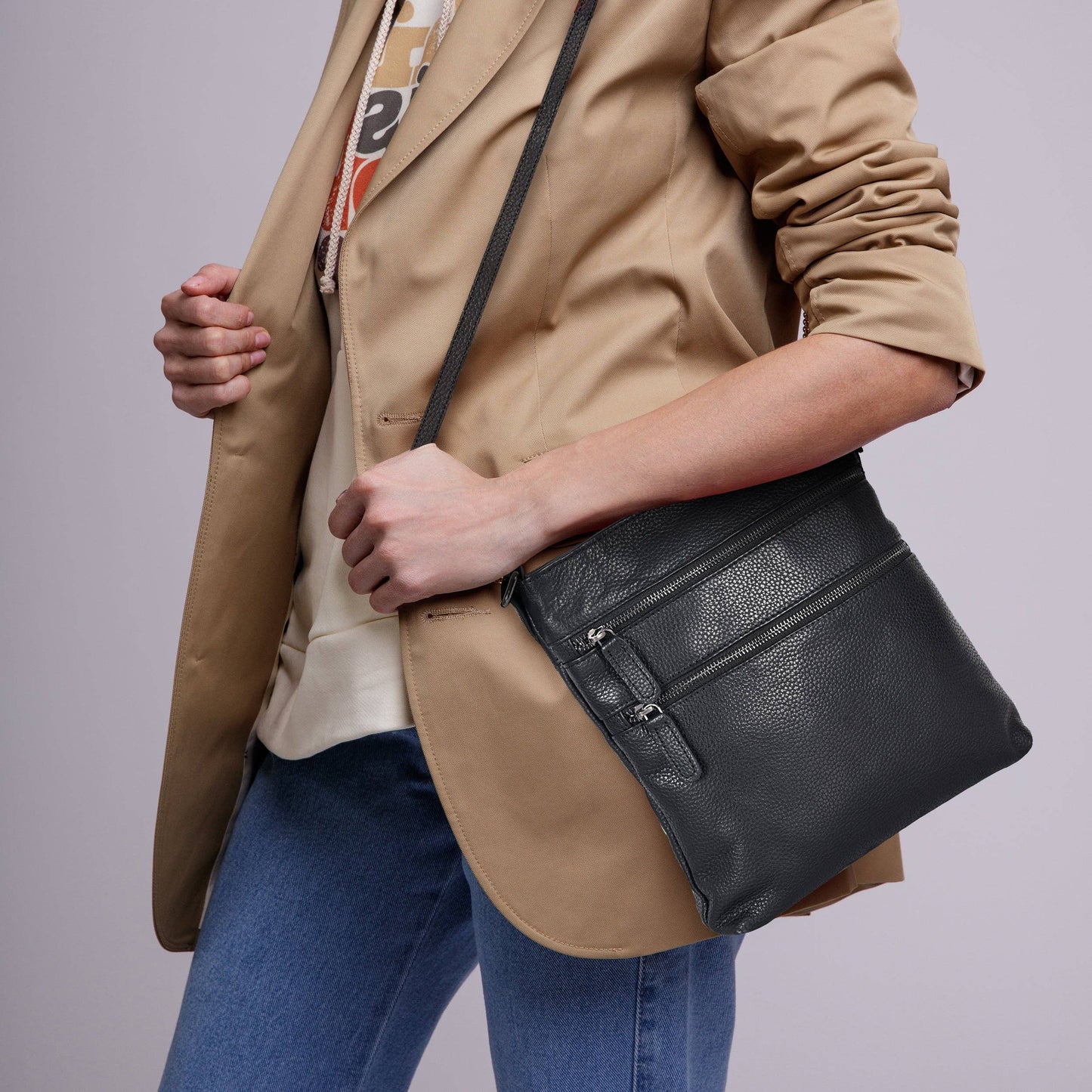 Leather Crossbody Purse - Black GW6309BLK