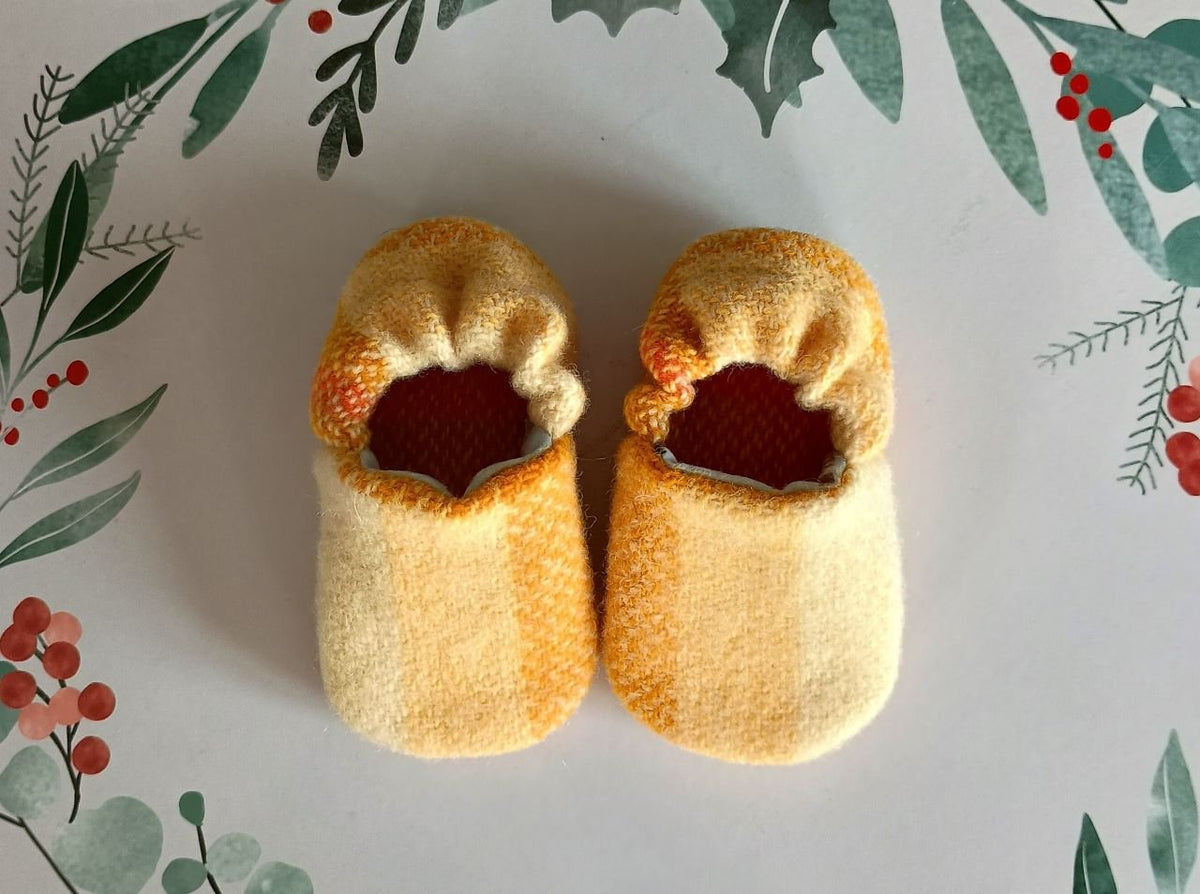 VINTAGE ME- Vintage wool Baby Slippers